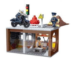 Stavebnice policejní stanice s motorkou 222 ks