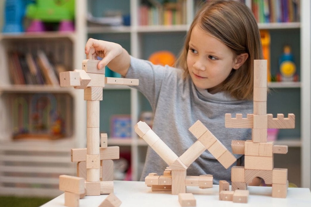 Magnetická dřevěná stavebnice - KOOGLO GIGA - přírodní - 300 ks - Obrázek 12
