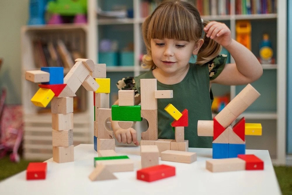 Magnetická dřevěná stavebnice - KOOGLO MINI - barevné - 30 ks - Obrázek 11