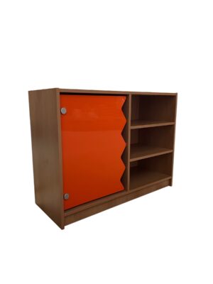 Policová skříň s plastovými dvířky