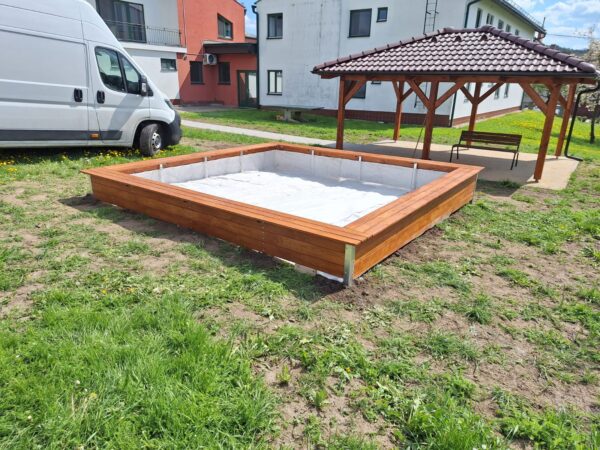 Pískoviště masiv modřín - Image 4