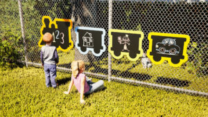 Venkovní kreslící tabule vláček - 4 ks